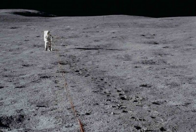 Moon-Earth_Moon-Apollo-14-Surface-1971-февраль-05, Astronaut Edgar D. Mitchell-01.jpg